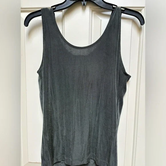 Like New! Women’s Chico’s Jumpsuit. Color Green - Picture 7 of 10